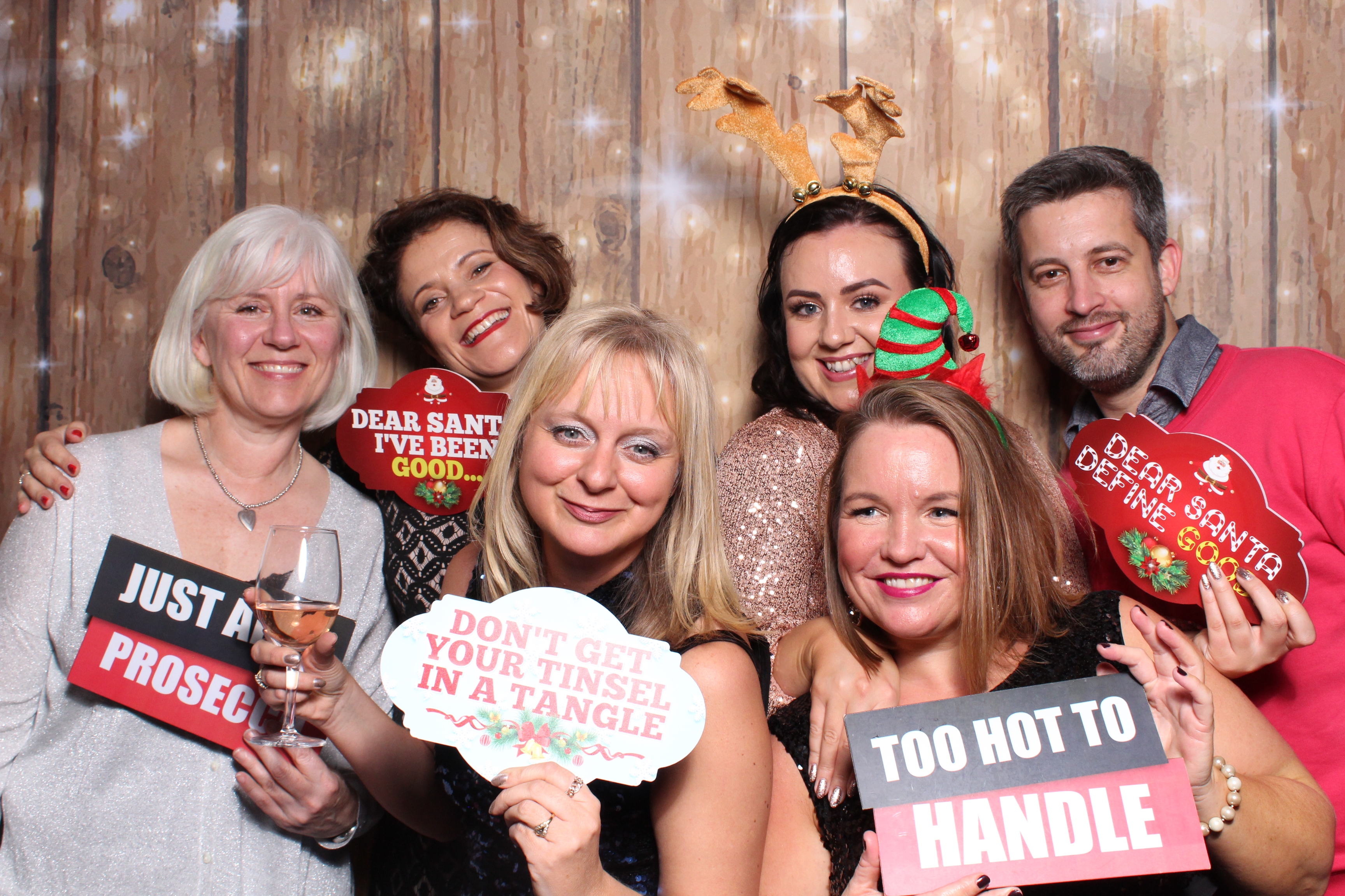 Tes Christmas party  | View more photos from the event at gallery.magicimages.uk/u/MagicImages/Tes-Christmas-party